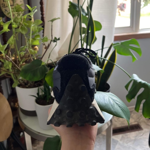 Women’s New Balance 327 - Picture 5 of 7